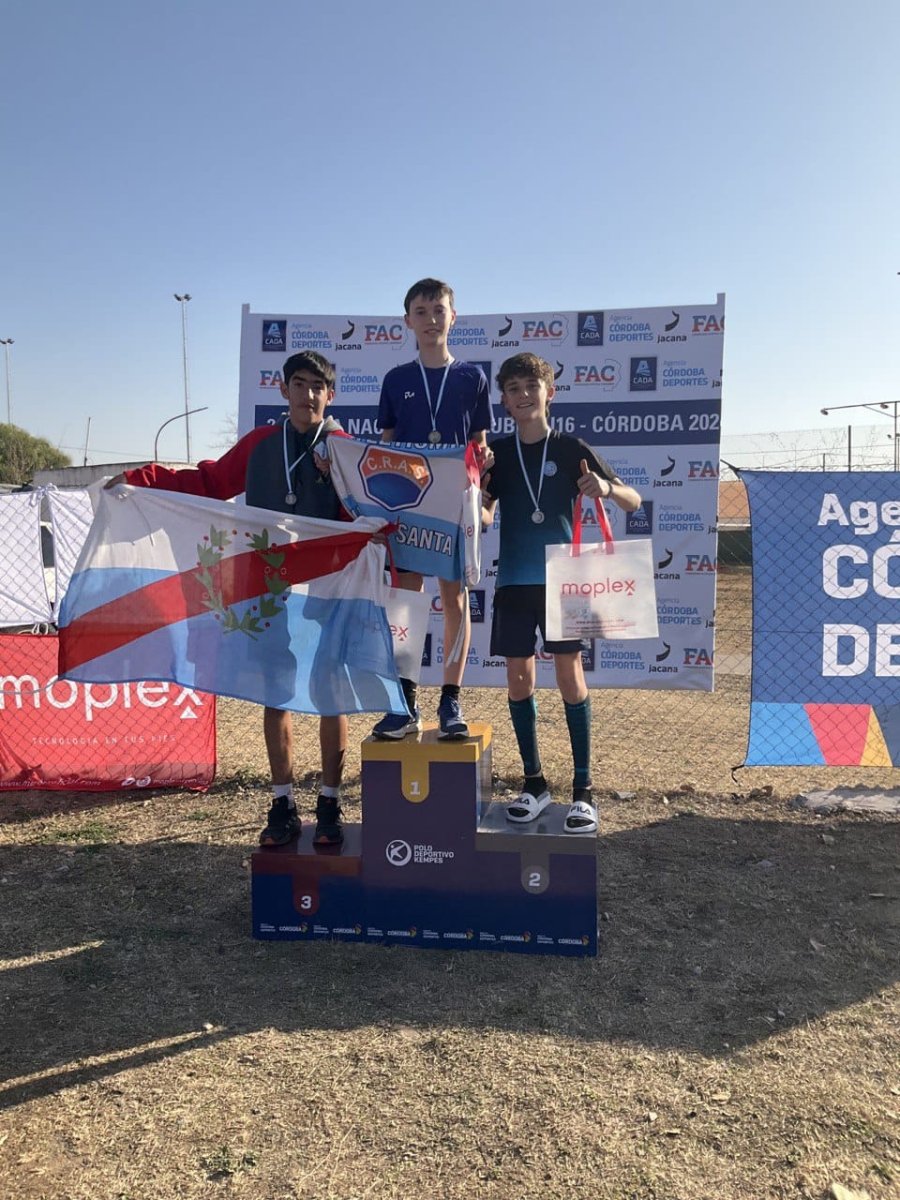 EN EL PODIO./ Francisco Fregona tuvo un sólido andar en su prueba.