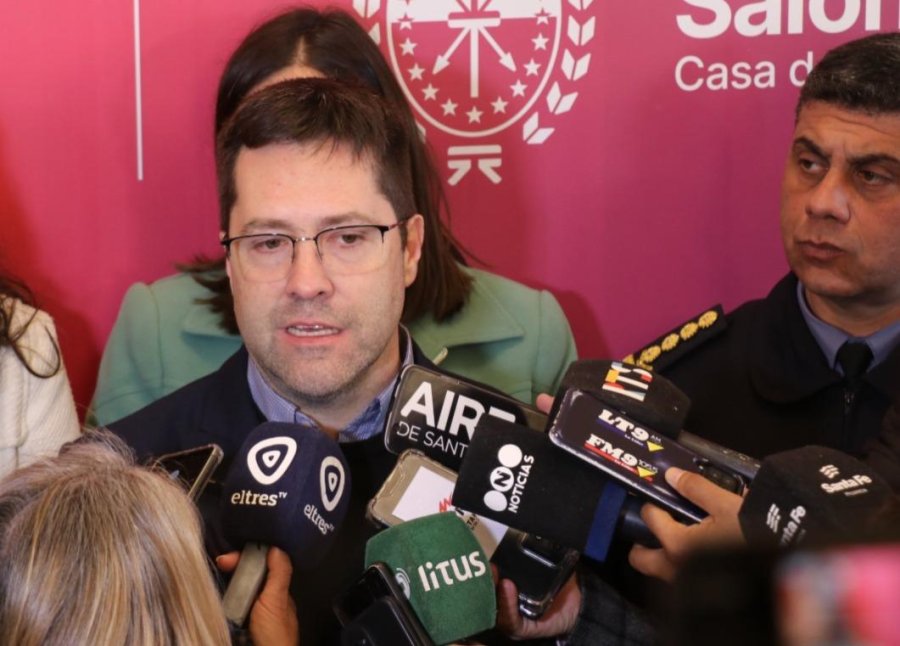 El subsecretario de Tecnología y Equipamiento del Ministerio de Justicia y Seguridad de la provincia Armando Faraoni brindó detalles de la incorporación de las pistolas.