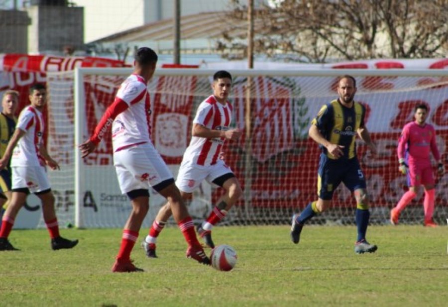 EL LEÓN SE PRESENTA ESTE JUEVES EN TACURAL