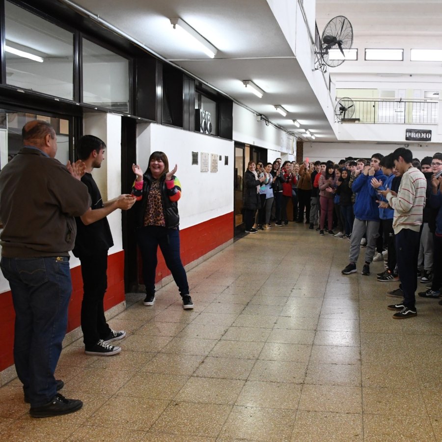 EN LA ESCUELA. Un instante de la recepci&oacute;n ofrecida el mi&eacute;rcoles.