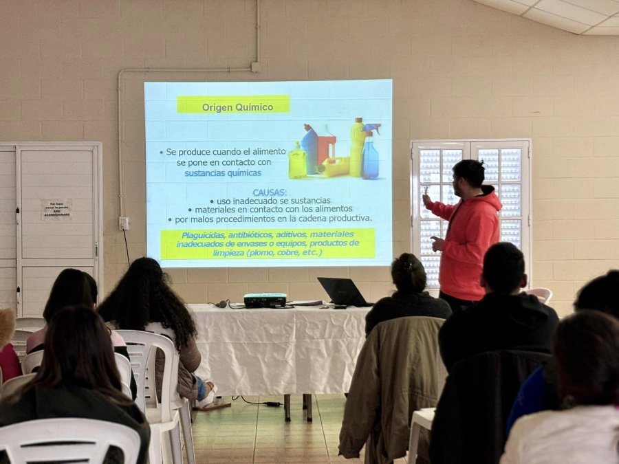 CAPACITACI&Oacute;N. Un instante de la reciente actividad.