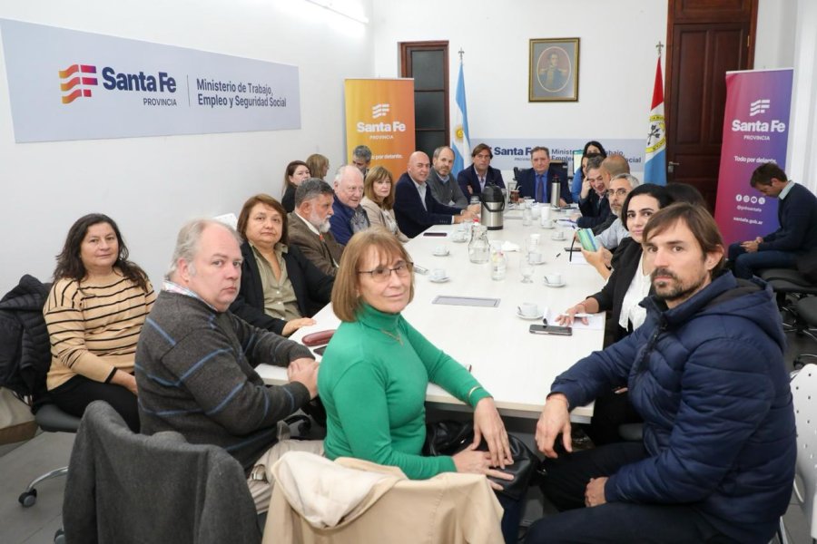 La paritaria de salud reuni&oacute; a funcionarios y dirigentes gremiales en la sede del Ministerio de Trabajo.