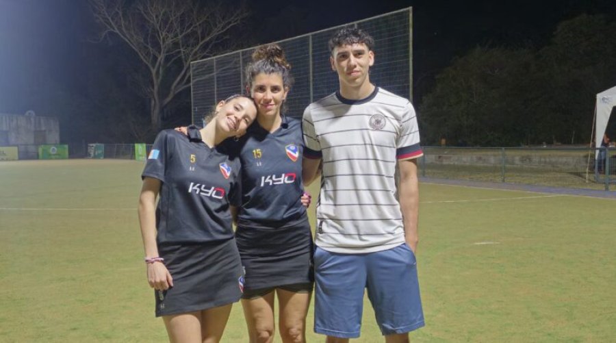 FELICES. Catherina, Pamela y Juan Sebasti&aacute;n jugaron el Argentino en Corrientes.