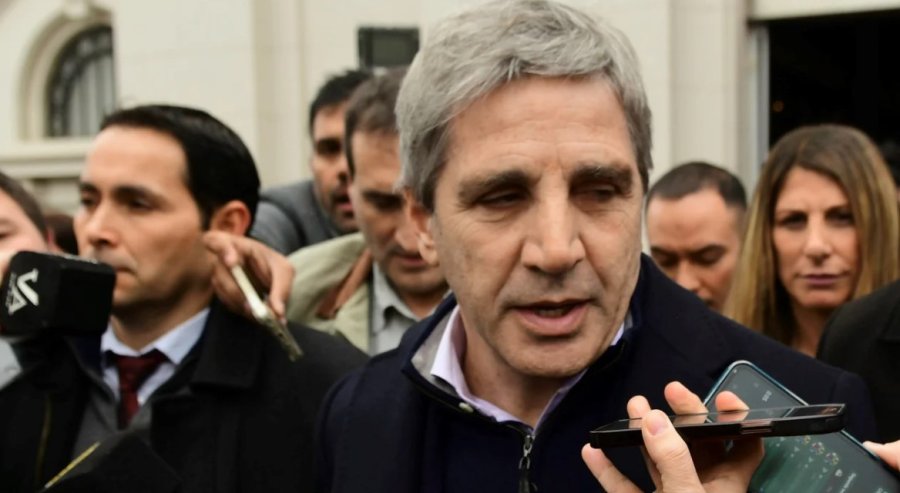 Luis Caputo, ministro de Econom&iacute;a.