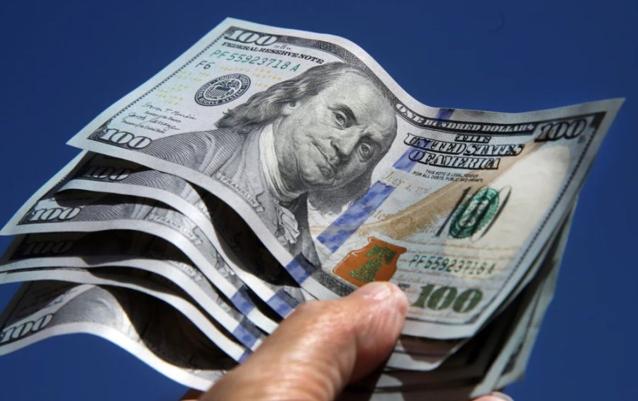 El blue tambi&eacute;n subi&oacute; y el BCRA pudo comprar divisas.