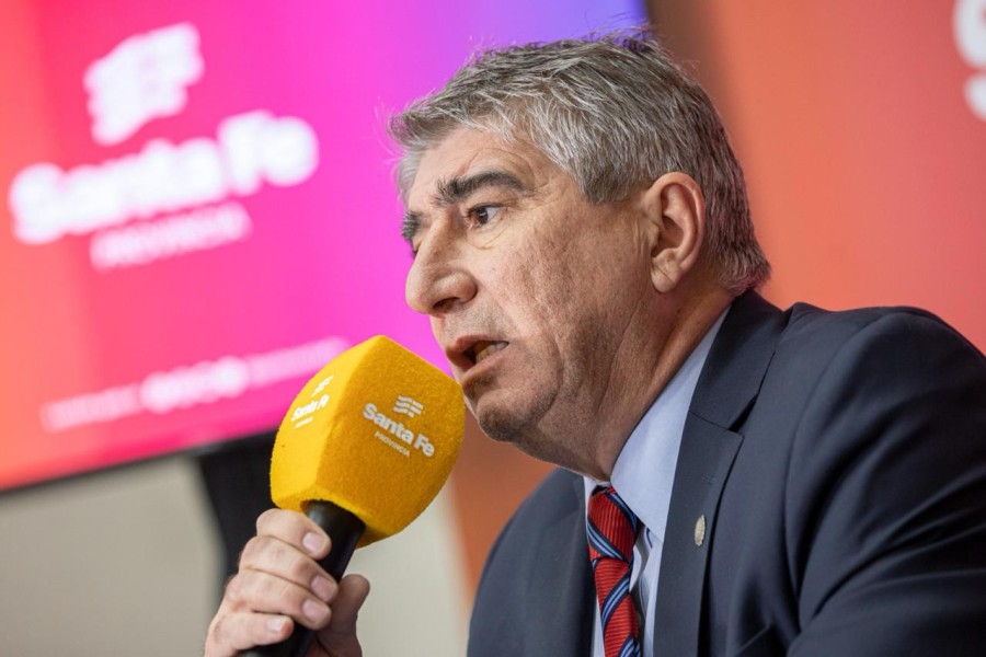 Se reclama adem&aacute;s la inconstitucionalidad del decreto que estableci&oacute; la suspensi&oacute;n de esos pagos.