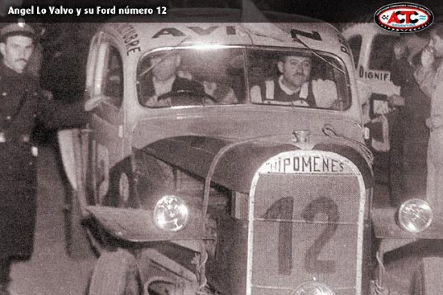 &Aacute;ngel Lo Valvo y su Ford N&deg; 12.