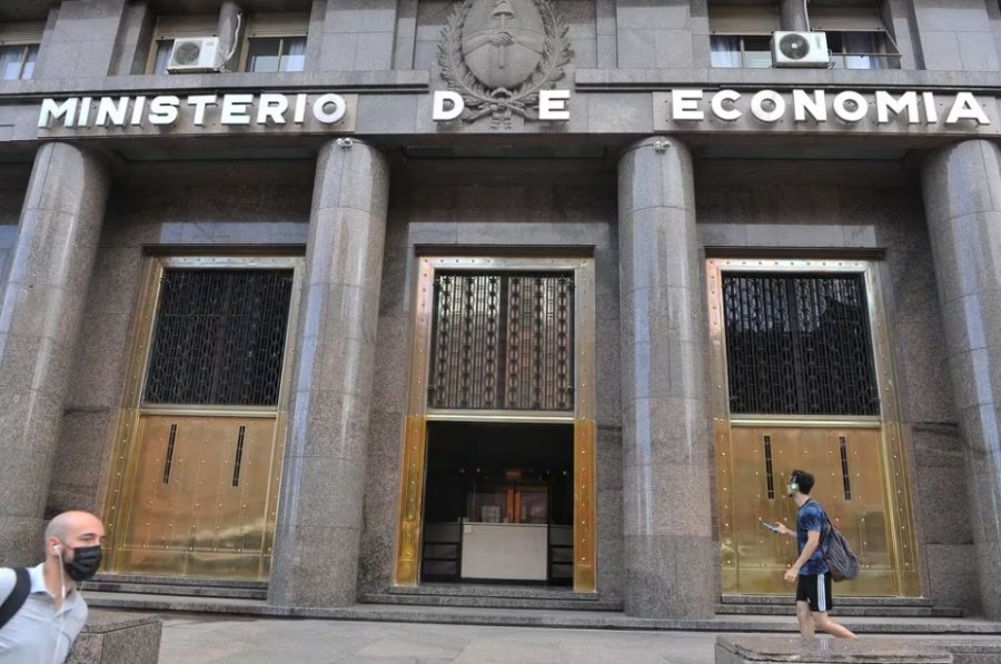 HONRAR COMPROMISOS. El Ministerio de Economía tiene inmensos desafíos en materia de deuda durante 2025.