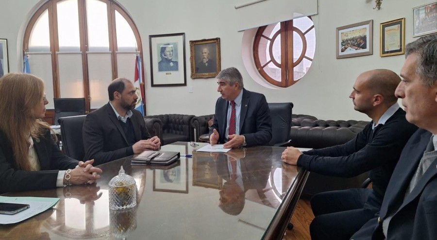 CONVENIO. Un instante del encuentro en el que fue celebrado el acuerdo.