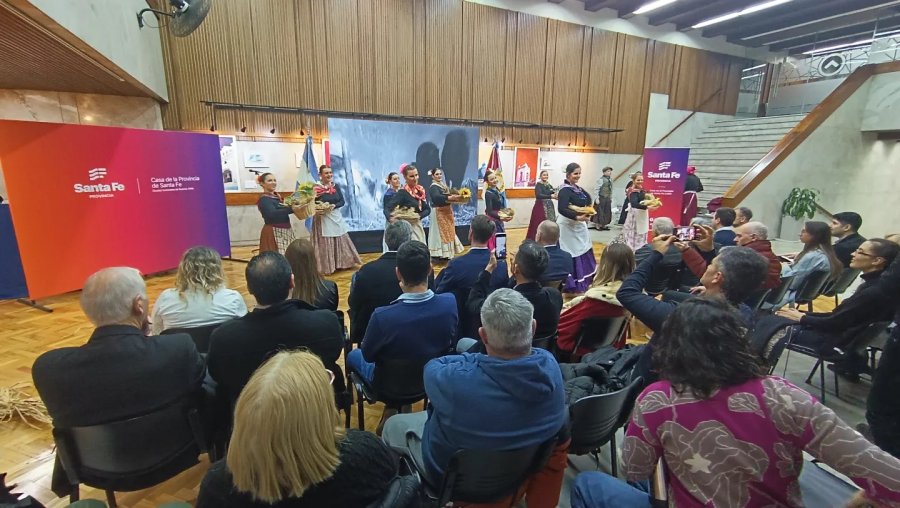 El grupo El Lucero durante su presentaci&oacute;n.