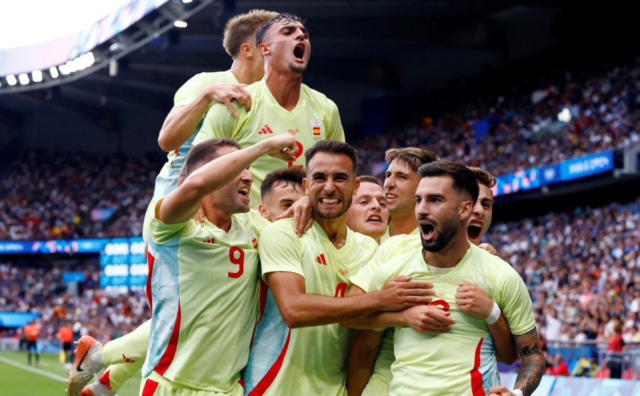 España se consagró en el Parque de los Príncipes.