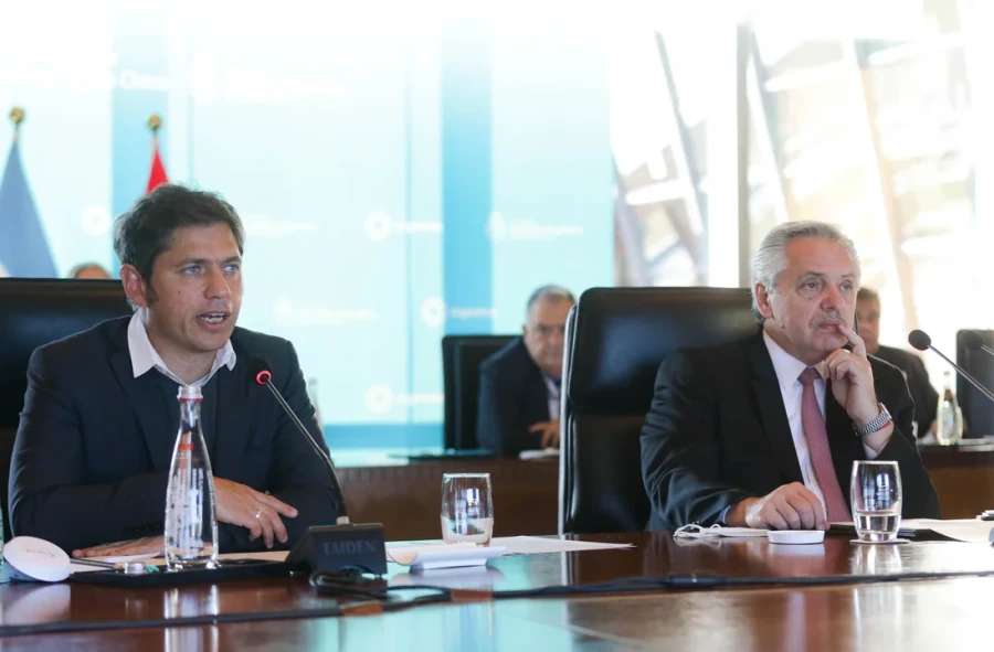 El gobernador de la provincia de Buenos Aires, Axel Kicillof, junto al presidente de la Naci&oacute;n, Alberto Fern&aacute;ndez.