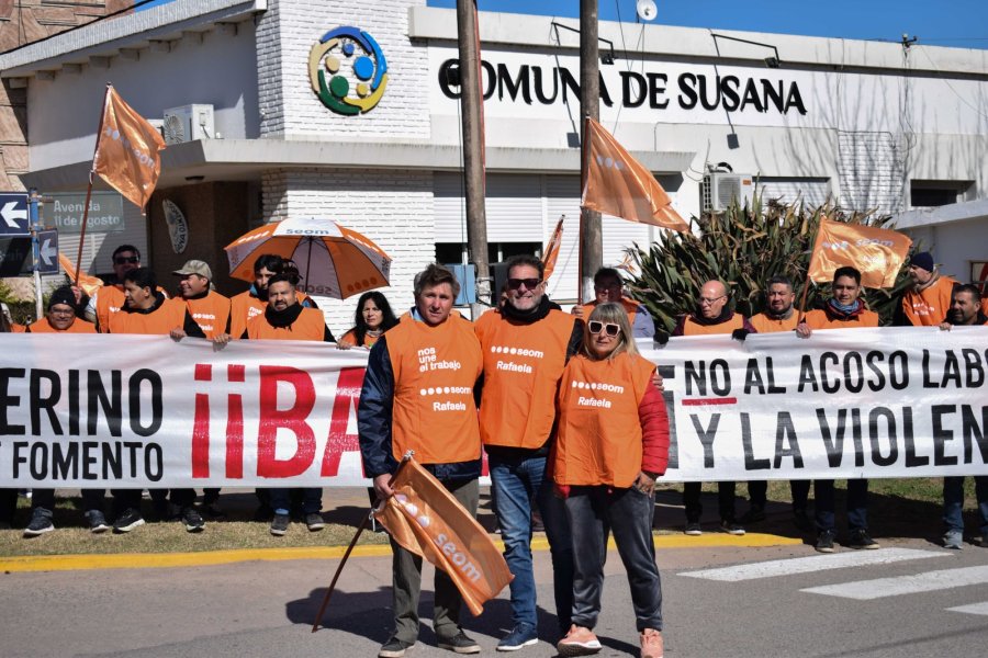 DENUNCIA. Con la presencia del secretario general Dar&iacute;o Cocco, los trabajadores protestaron ante las amenazas y maltratos del presidente de la comuna de Susana.