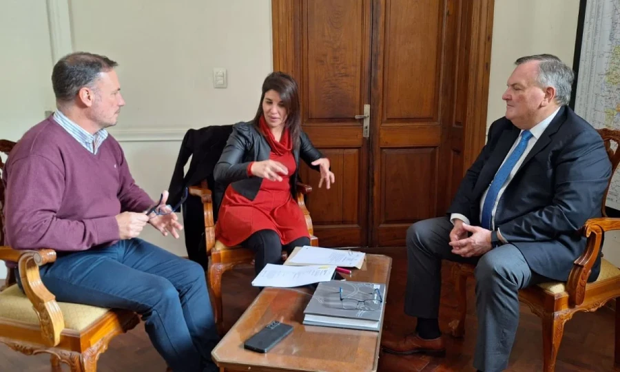 Lisandro Enrico, Silvana Romero y Felipe Michlig durante el encuentro.