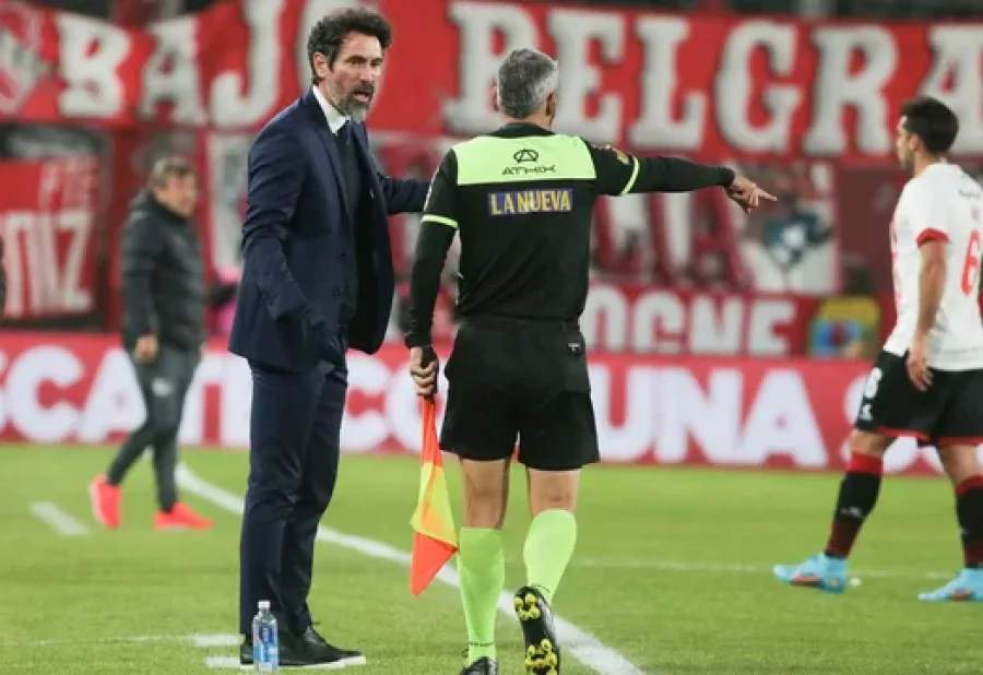 EL EQUIPO DE DOMÍNGUEZ RECIBE AL ROJO EN LA PLATA