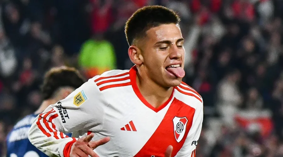 Echeverri puso en ventaja a River.