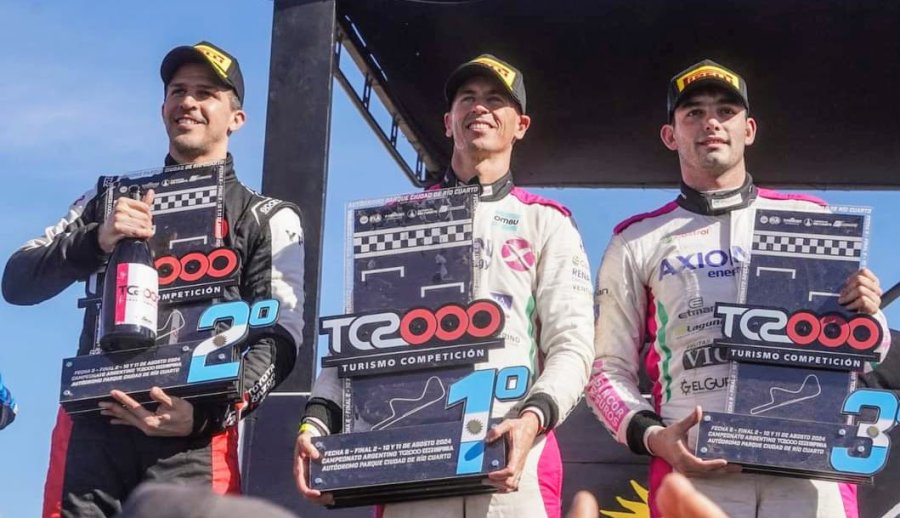 Mat&iacute;as Rossi, Leonel Pern&iacute;a y Facundo Aldrighetti en el podio de la Carrera 2.