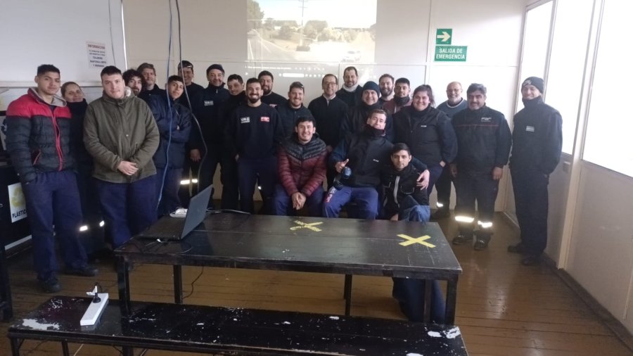 EN FAR VMG S.A. El encuentro se llev&oacute; a cabo en instalaciones de la firma mencionada con la participaci&oacute;n de alrededor de 120 personas.