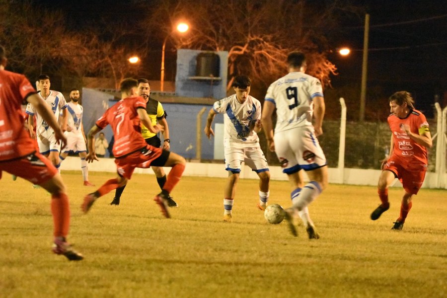 PEÑAROL VS FERRO, UNO DE LOS CRUCES QUE TENDRÁ EL CERTAMEN LIGUISTA