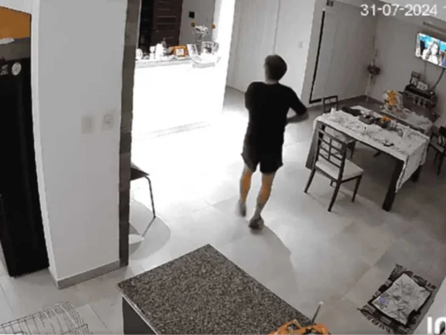 Uno de los videos donde se ve a Nasim robando en el country, en la casa de su vecino.