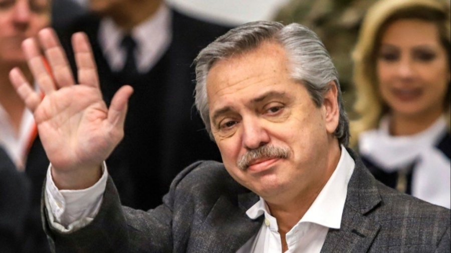 Presionado, Fern&aacute;ndez debi&oacute; dejar la conducci&oacute;n del peronismo.