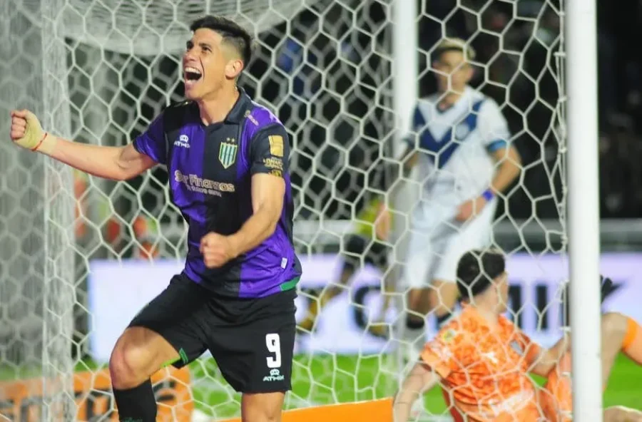 Festejo de gol de Bruno Sepúlveda en Banfield vs. Vélez