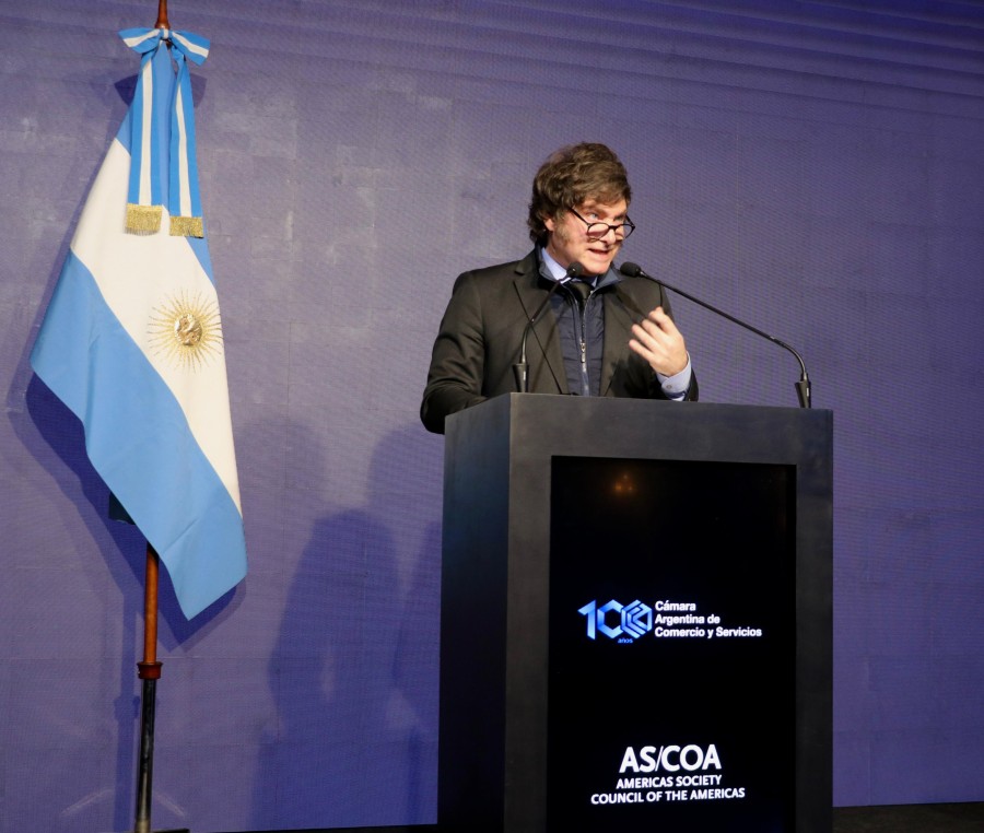 IMPUESTOS. El presidente Javier Milei aseguró el miércoles, al disertar ante el Consejo de las Américas, que seguirá bajando impuestos: "Cuando sobren recursos, vamos a bajar impuestos, y es algo que