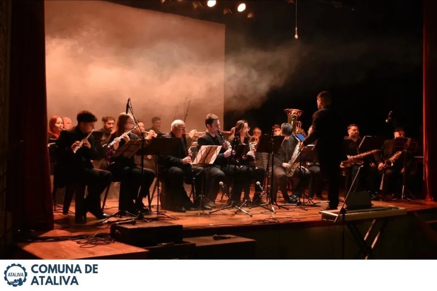 La agrupaci&oacute;n municipal sunchalense en plena actuaci&oacute;n.