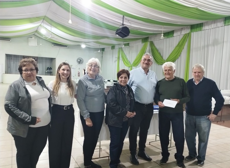 CALVO CON DIRIGENTES. El Club es una de las pocas propuestas que existen en la ciudad y la regi&oacute;n para la recreaci&oacute;n de los adultos mayores.