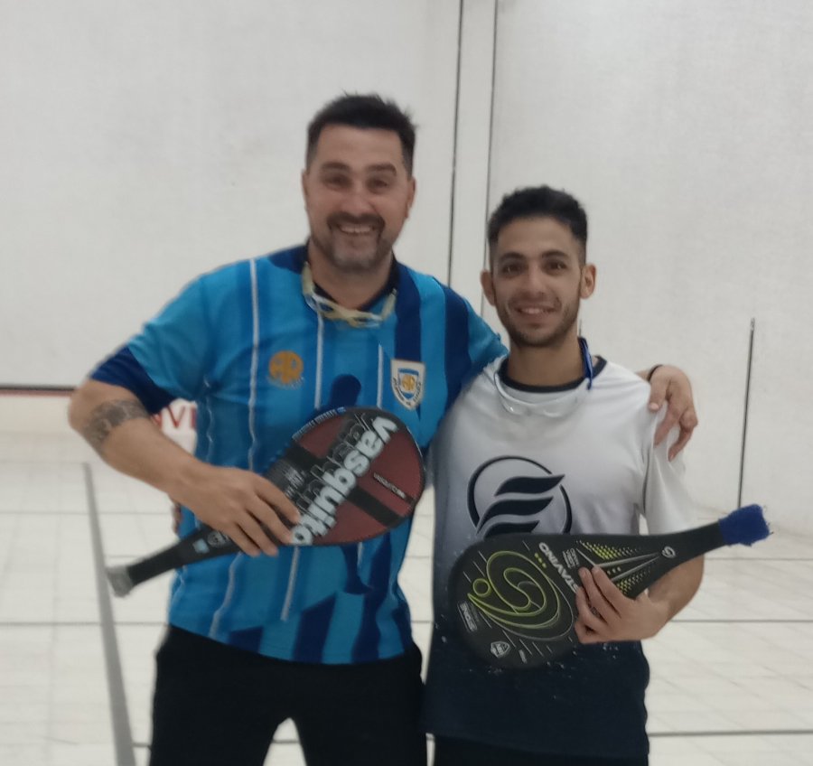 PAREJA CAMPEONA. El rafaelino G. Stoffel y su compa&ntilde;ero J. Tomassini.