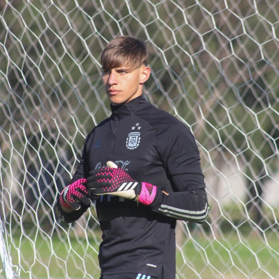 GIRA INTERNACIONAL./ El juvenil de la Crema Joaquín Baldo.