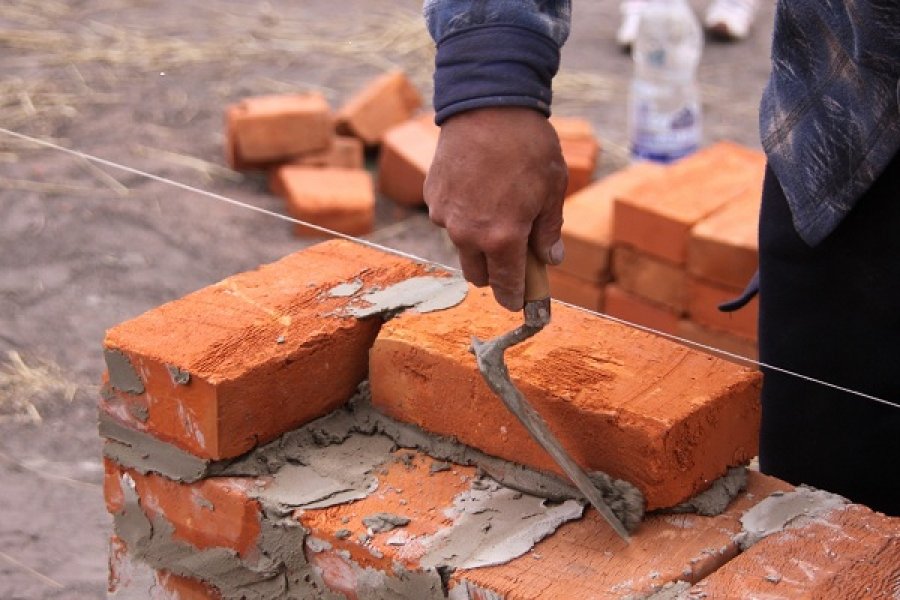 EL QUE MAS PERDIO. El rubro de la construcci&oacute;n empez&oacute; a decaer en agosto del a&ntilde;o pasado, hasta que se reanudaron algunas obras provinciales.