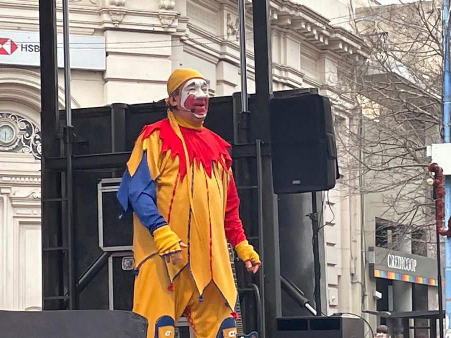 Pi&ntilde;&oacute;n Fijo, el carism&aacute;tico payaso volvi&oacute; a enamorar a todos en Rafaela. (FOTO MARIO LIOTTA)