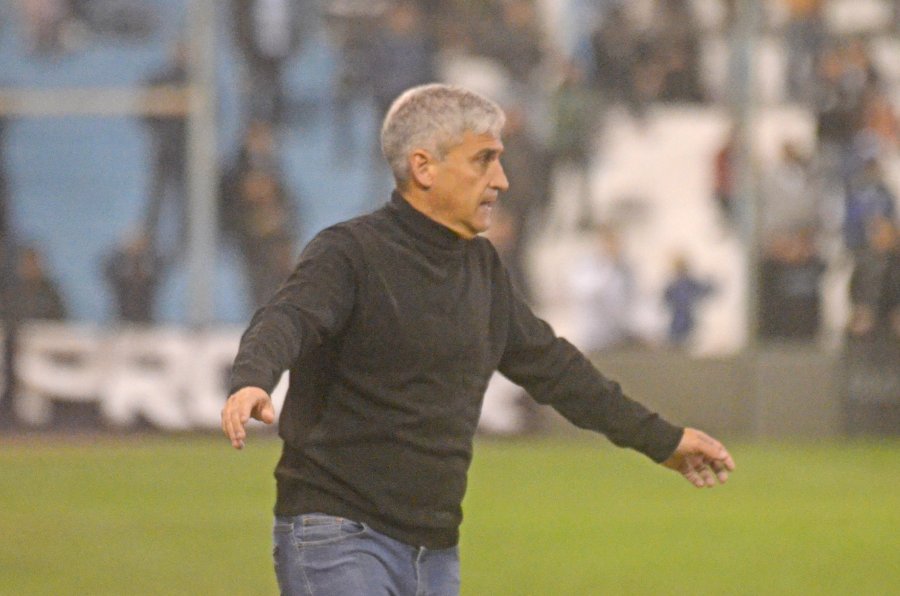 OTRO DT QUE SE VA. Nardozza terminó prematuramente su etapa como Medrán y Pancaldo.