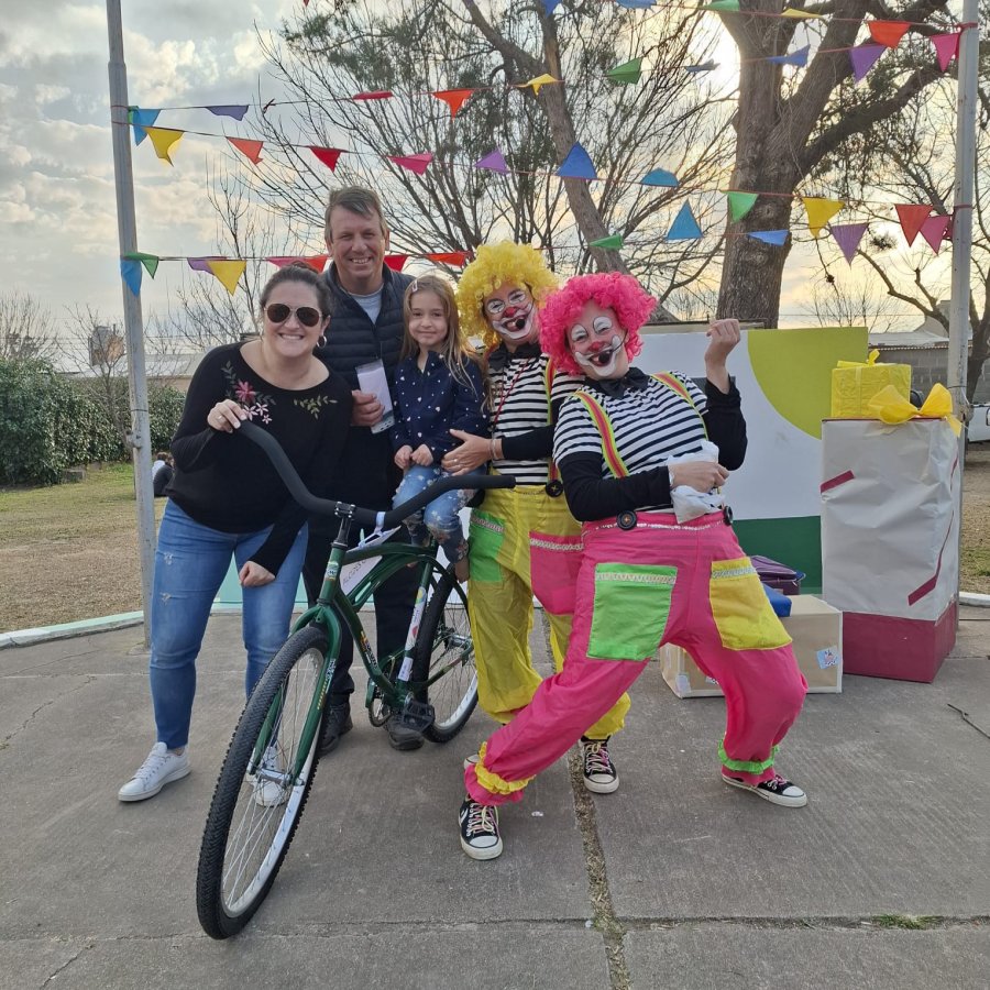 Los payasoso fueron el gran atractivo de la propuesta.