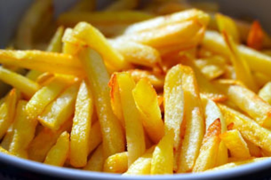 Muy al contrario de lo que se piensa las patatas fritas son saludables, debido a que son una fuente de fibra y potasio.