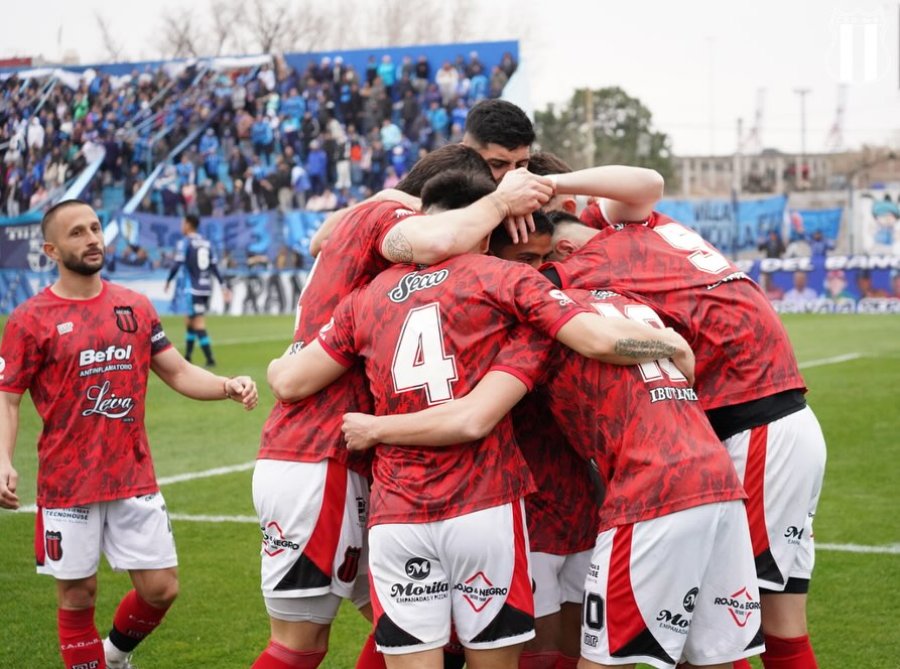 POLEMICA./ Defensores le ganó a la revelación en la última fecha.