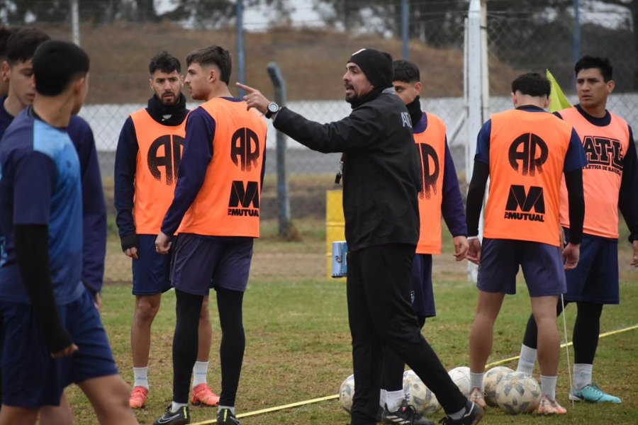 FRANCO MENDOZA SERÁ UNO DE LOS ACOMPAÑANTES DE CAMPO DE JU&Aacute;REZ