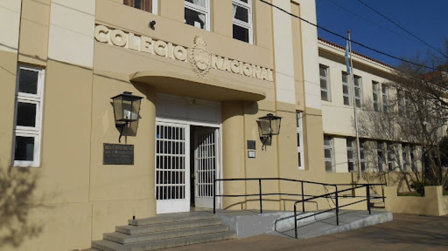 Durante d&eacute;cadas, la Escuela Vecchioli comparti&oacute; sede con la Escuela Luisa Raimondi de Barreiro.