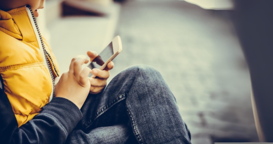 El juez Claudio G&oacute;mez valor&oacute; las pruebas aportadas y corrobor&oacute; la identificaci&oacute;n del joven con el apellido de su mam&aacute;.