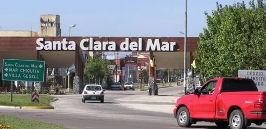 Ingreso a la localidad marplatense de Santa Clara.