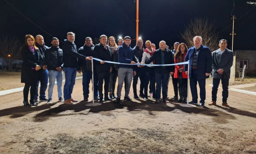 Corte de cintas, tradicional ceremonia para dejar inauguradas las obras.