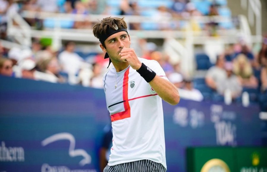 PRIMER PASO./ Etcheverry ganó en el estreno.