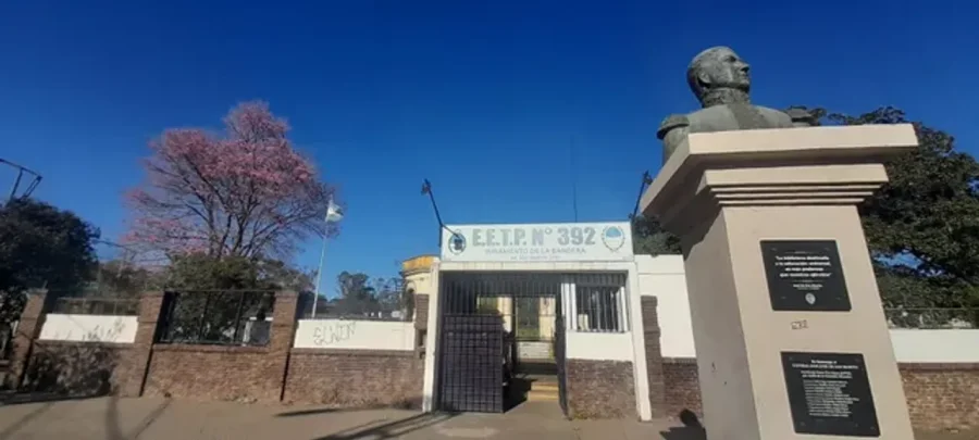 El ataque ocurrió en la escuela secundaria N°392 "Juramento a la Bandera".