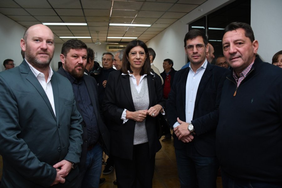 Clara Garc&iacute;a junto a Pablo Pinotti y Leonardo Viotti entre otros.