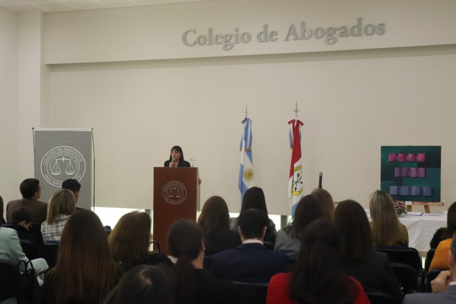 D&Iacute;A ESPECIAL. La Dra. Eusebio presidi&oacute; el acto en el Colegio de Abogados.