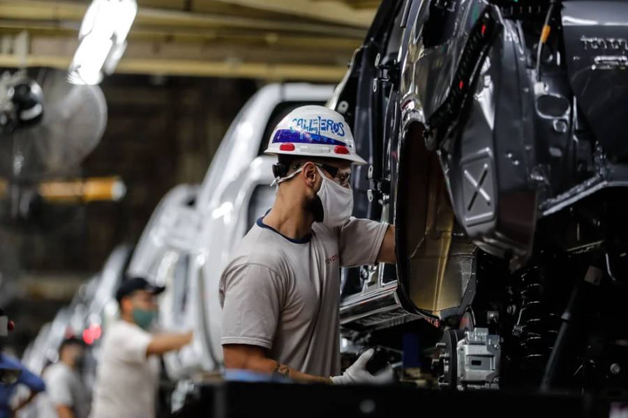 INCERTIDUMBRE. La industria atraviesa una dura crisis, aunque la misma no golpea a todos los sectores con la misma intensidad.