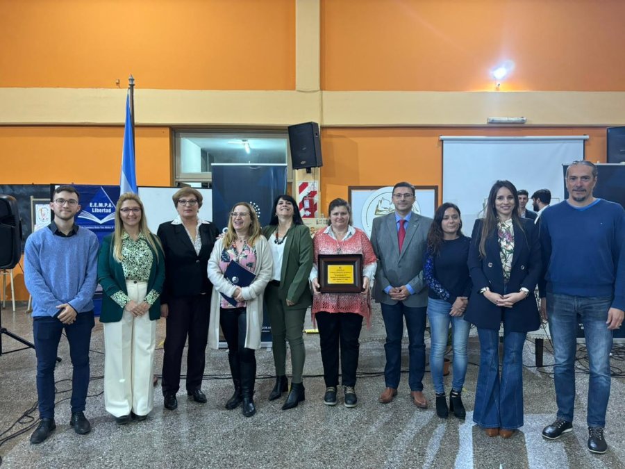 RECONOCIMIENTO. El Concejo sesion&oacute; por segunda semana consecutiva fuera del recinto, esta vez en la Escuela Moreno.