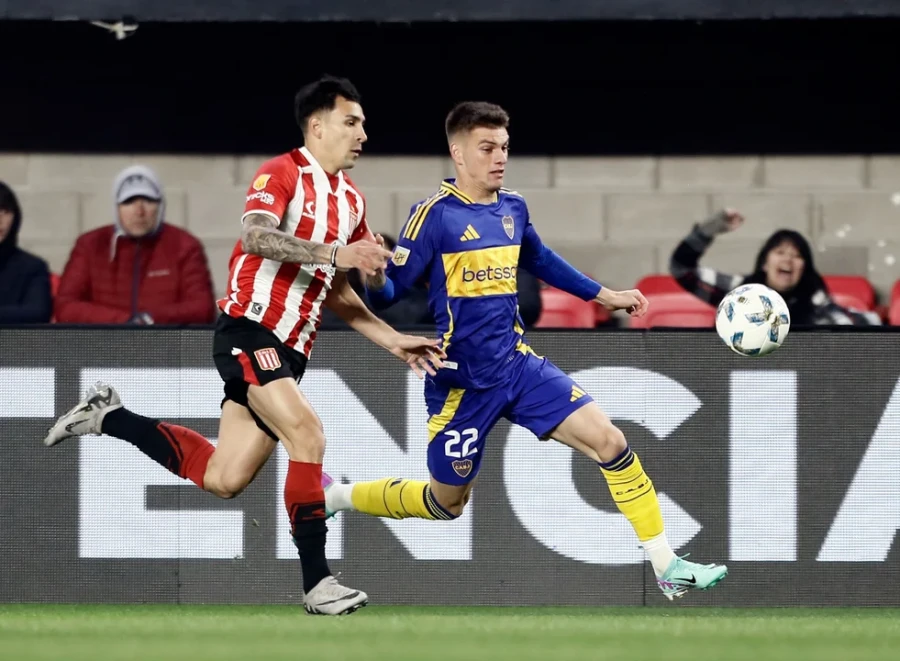 KEVIN ZENON./ Durante el partido ante Estudiantes.