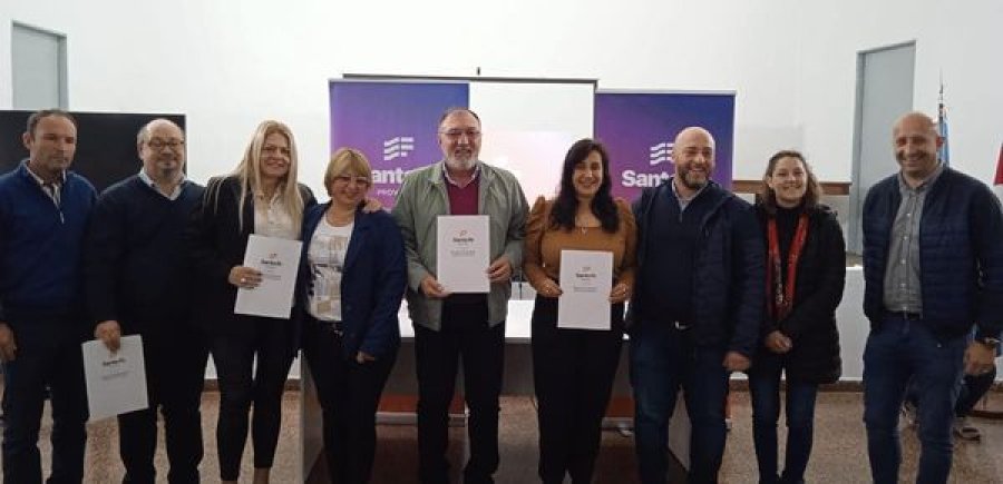 El grupo que particip&oacute; del acto.